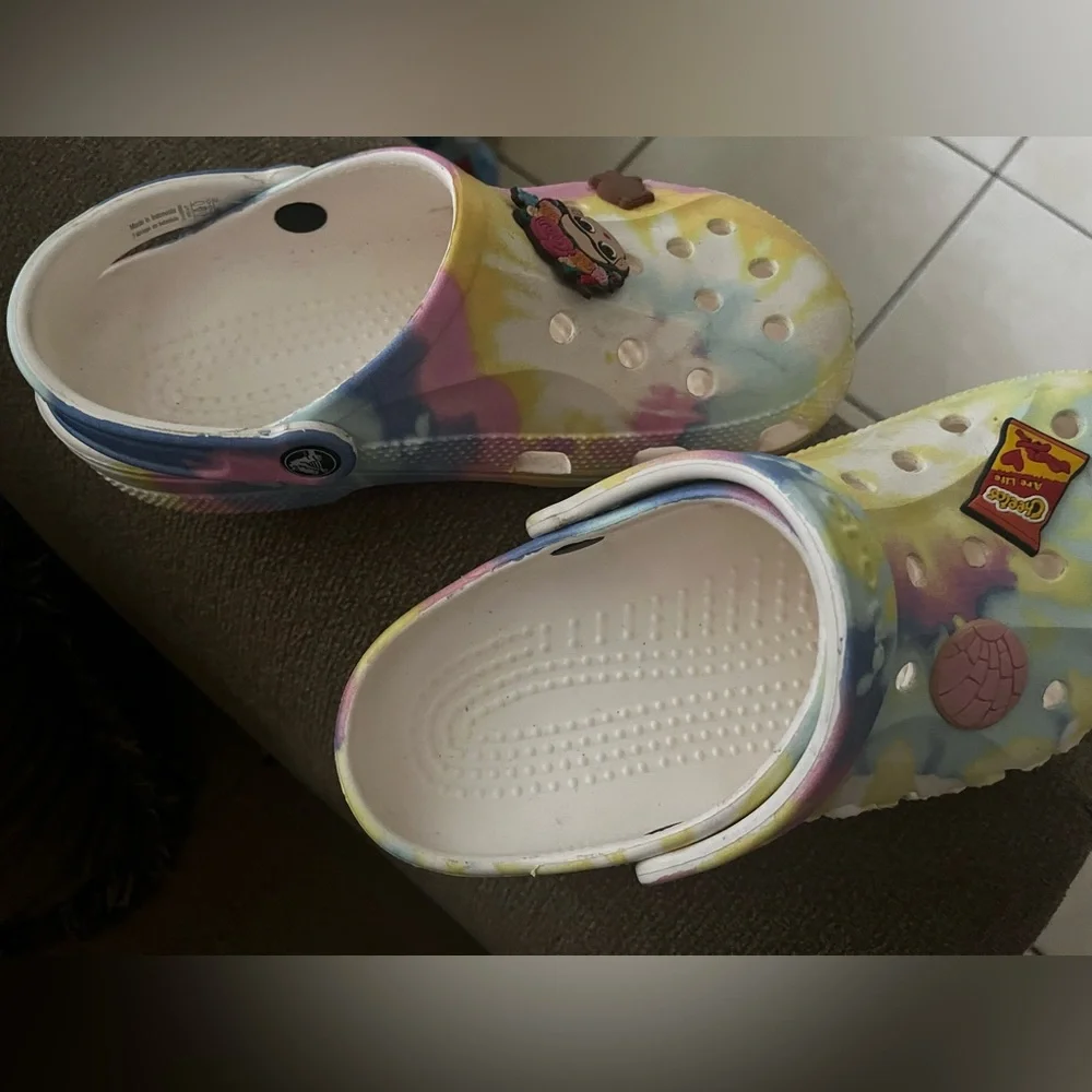 Pastel tie-dye women’s crocs - Picture 4 of 4